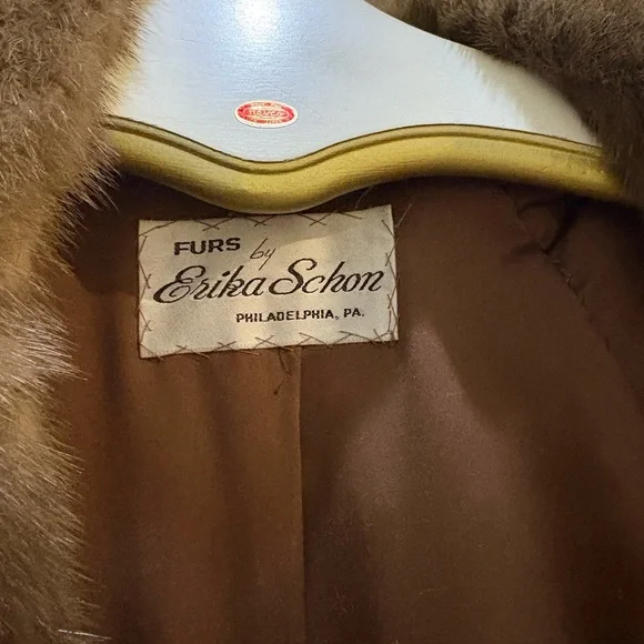 Elegant Mink Brown Fur Coat - Picture 4 of 5